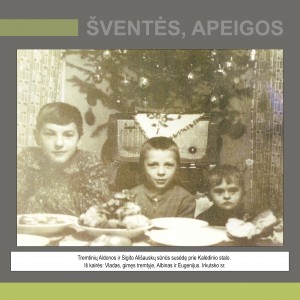 Tremtinių Aldonos ir Sigito Ališauskų sūnūs, susėdę prie kalėdinio stalo. Iš kairės: Vladas, gimęs tremtyje, Albinas ir Eugenijus. Irkutsko sr.
